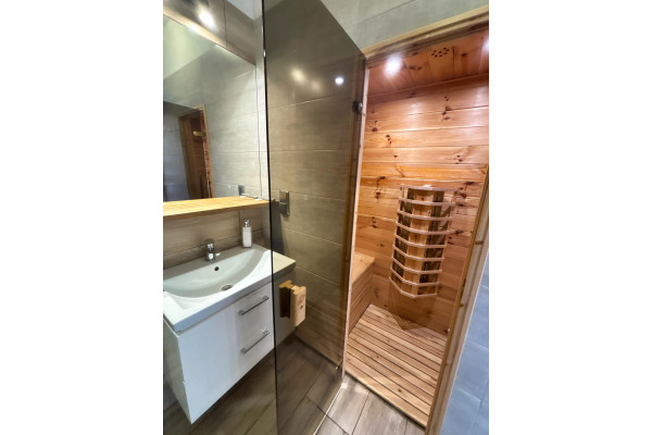 kłodzki, Polanica-Zdrój, Spółdzielców, Komfortowe mieszkanie z prywatną sauną i balkonem–10 minut od deptaka.