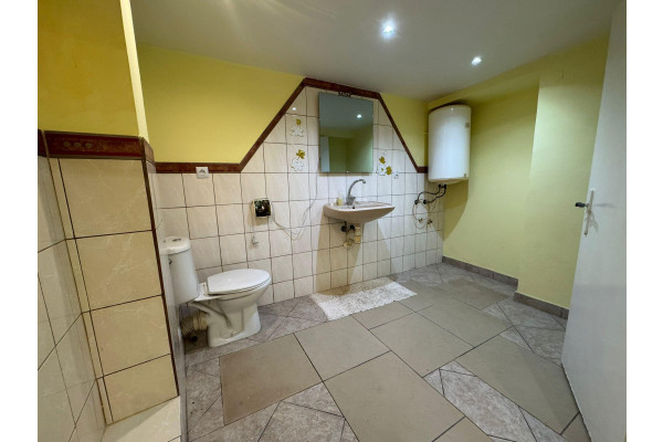 kłodzki, Kłodzko, P&oacute;łwiejska, Duże, przestronne mieszkanie &ndash; Kłodzko (obrzeża, Ustronie)