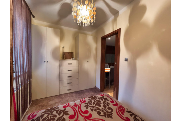 kłodzki, Kłodzko, Myśliwska, Trzypokojowe mieszkanie z miejscem postojowym w garażu.