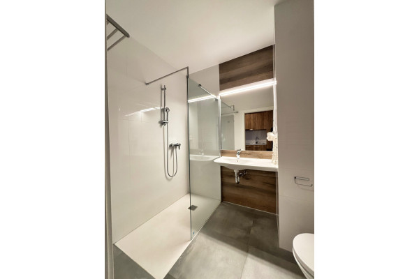 kłodzki, Bystrzyca Kłodzka, Biała Woda, Na Skarpie, Czarna G&oacute;ra, aparatament z  miejscem parkingowym w garażu podziemnym.