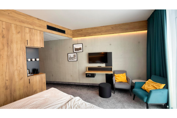 kłodzki, Stronie Śląskie, Sienna, Apartament w Czarnej Perle z widokiem na Czarną G&oacute;rę.