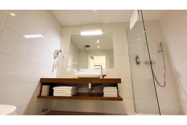 kłodzki, Bystrzyca Kłodzka, Biała Woda, Na Skarpie, Apartament z aneksem i sypialnią - Resort Czarna G&oacute;ra