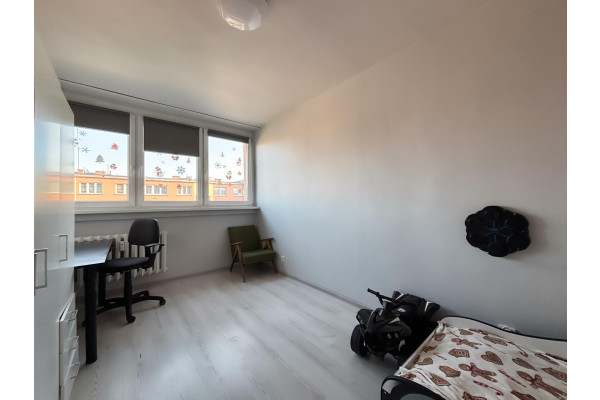 kłodzki, Kłodzko, Dąbr&oacute;wki, Dwupokojowe mieszkanie z balkonem.